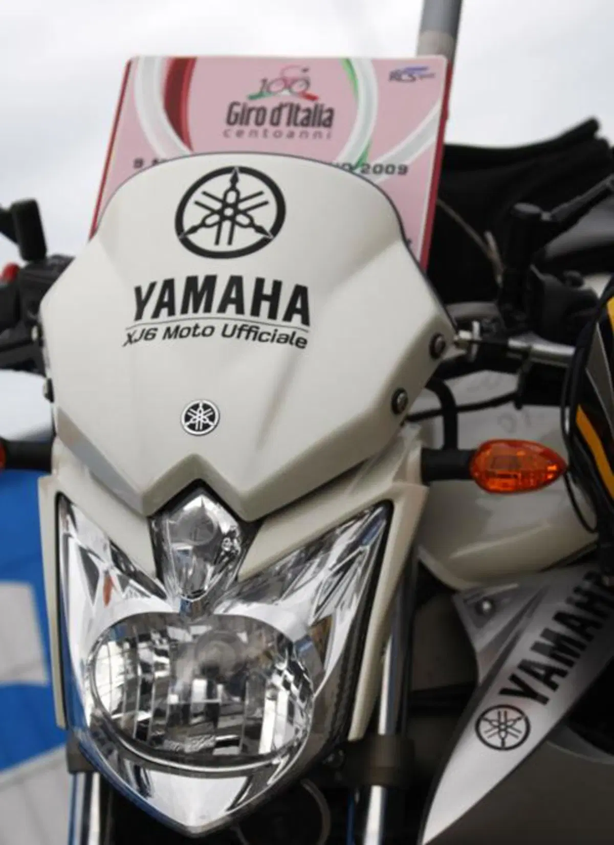 Yamaha XJ6, moto ufficiali del giro d’Italia
