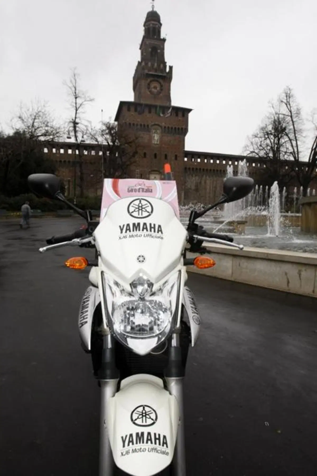 Yamaha XJ6, moto ufficiali del giro d’Italia (2)