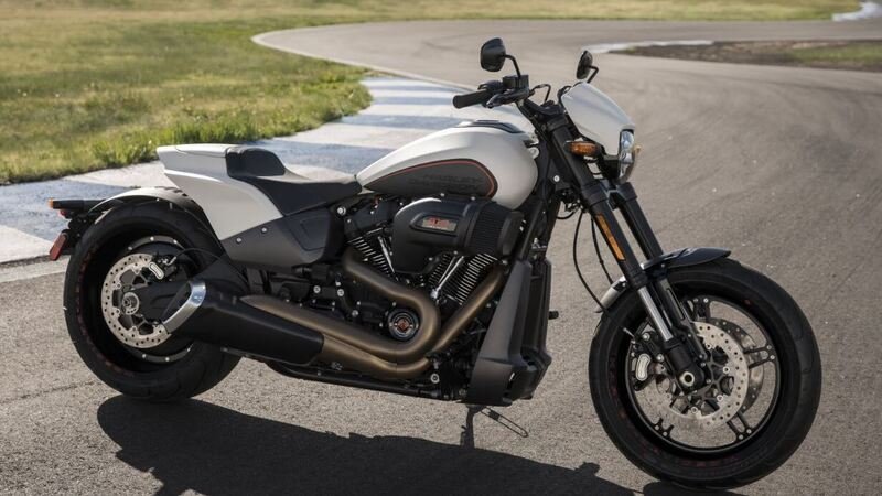 Harley-Davidson FXDR 114&rdquo; 2019. Foto e Video