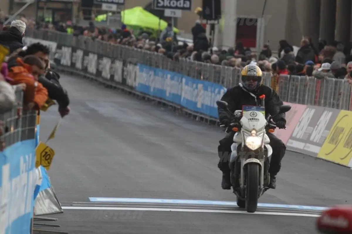 Yamaha XJ6, moto ufficiali del giro d’Italia (6)