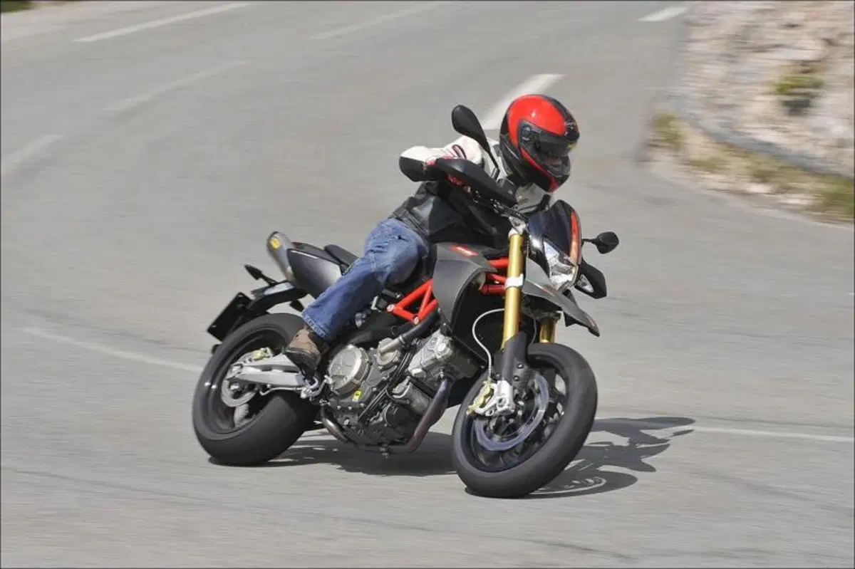 Aprilia Dorsoduro Factory