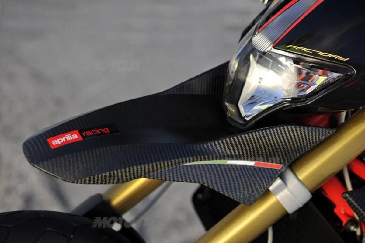 Aprilia Dorsoduro Factory (22)