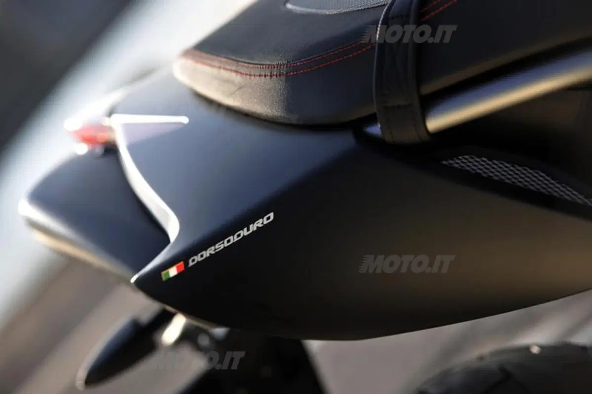 Aprilia Dorsoduro Factory (27)