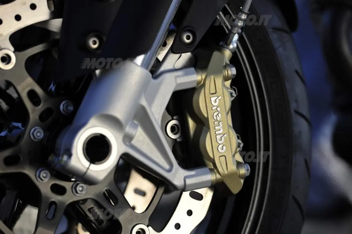 Aprilia Dorsoduro Factory (31)