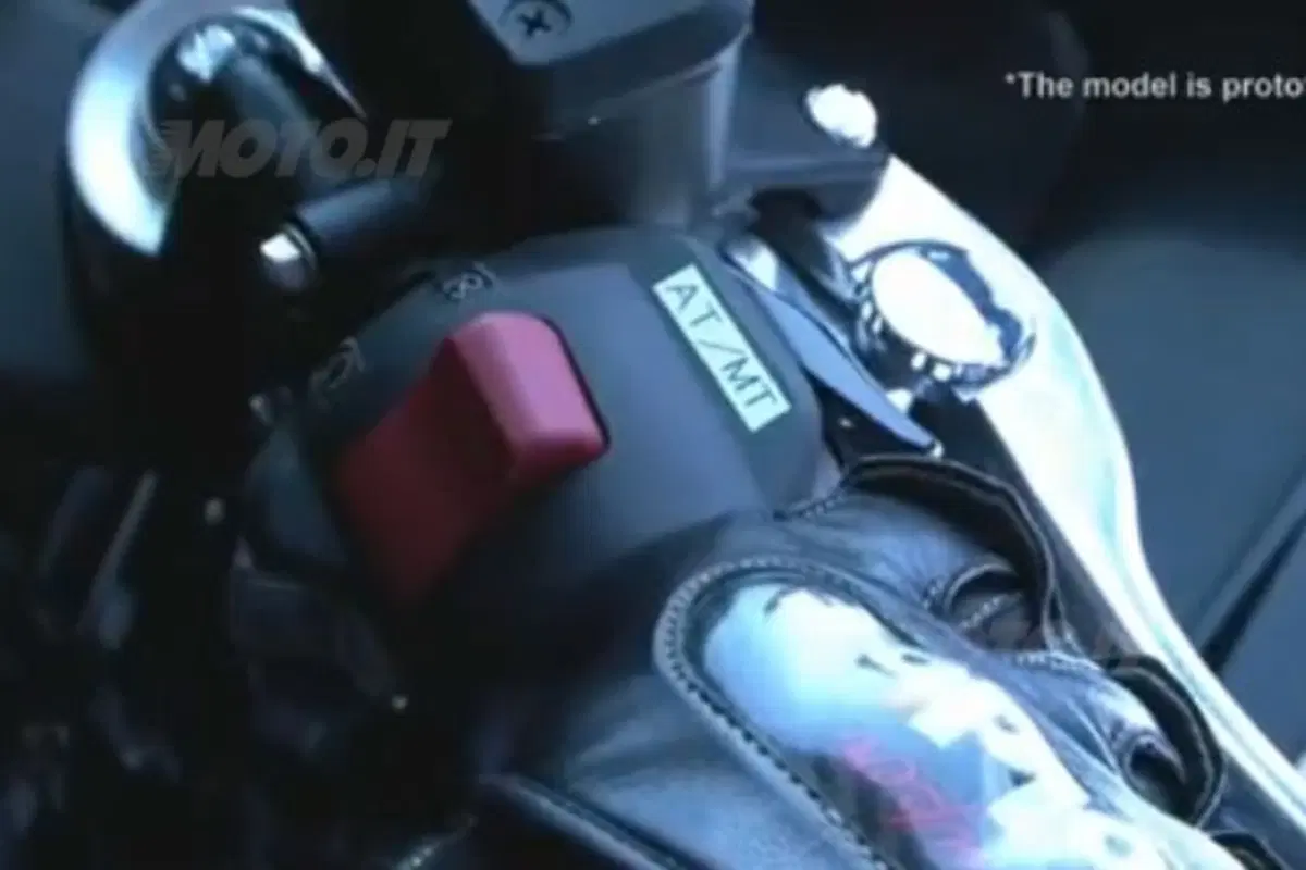 Honda VFR1200F  DCT automatica (2)