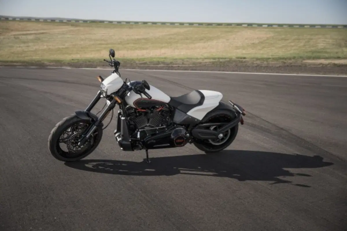 Harley-Davidson Softail 114 FXDR (2019 - 20) (5)