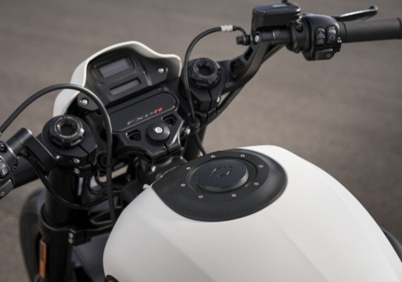 Harley-Davidson Softail 114 FXDR (2019 - 20) (9)