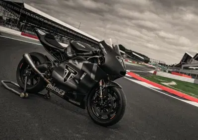Triumph Moto2 a Silverstone con James Toseland