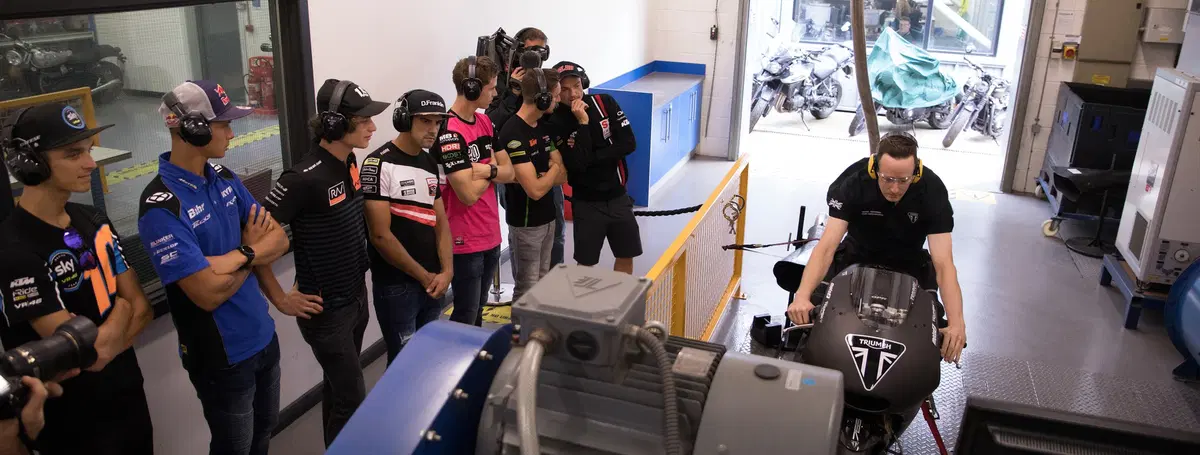 Triumph Moto2 a Silverstone con James Toseland (8)