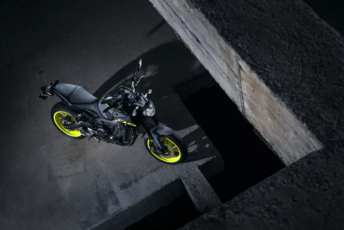 Yamaha MT-09 2016 (11)