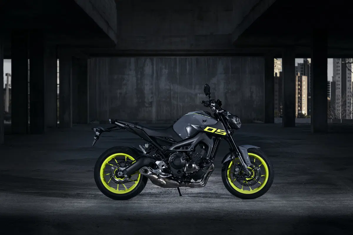 Yamaha MT-09 2016 (14)