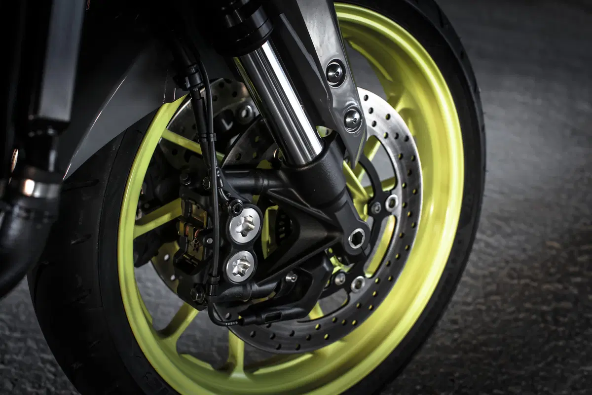 Yamaha MT-09 2016 (16)