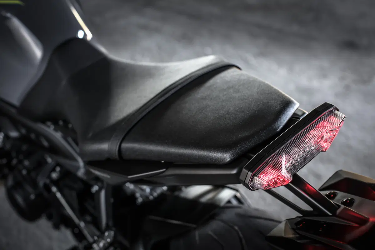 Yamaha MT-09 2016 (18)