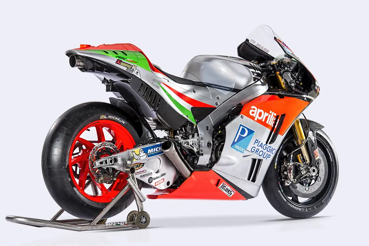 MotoGP. Presentata l'Aprilia  RS-GP 2016  (3)