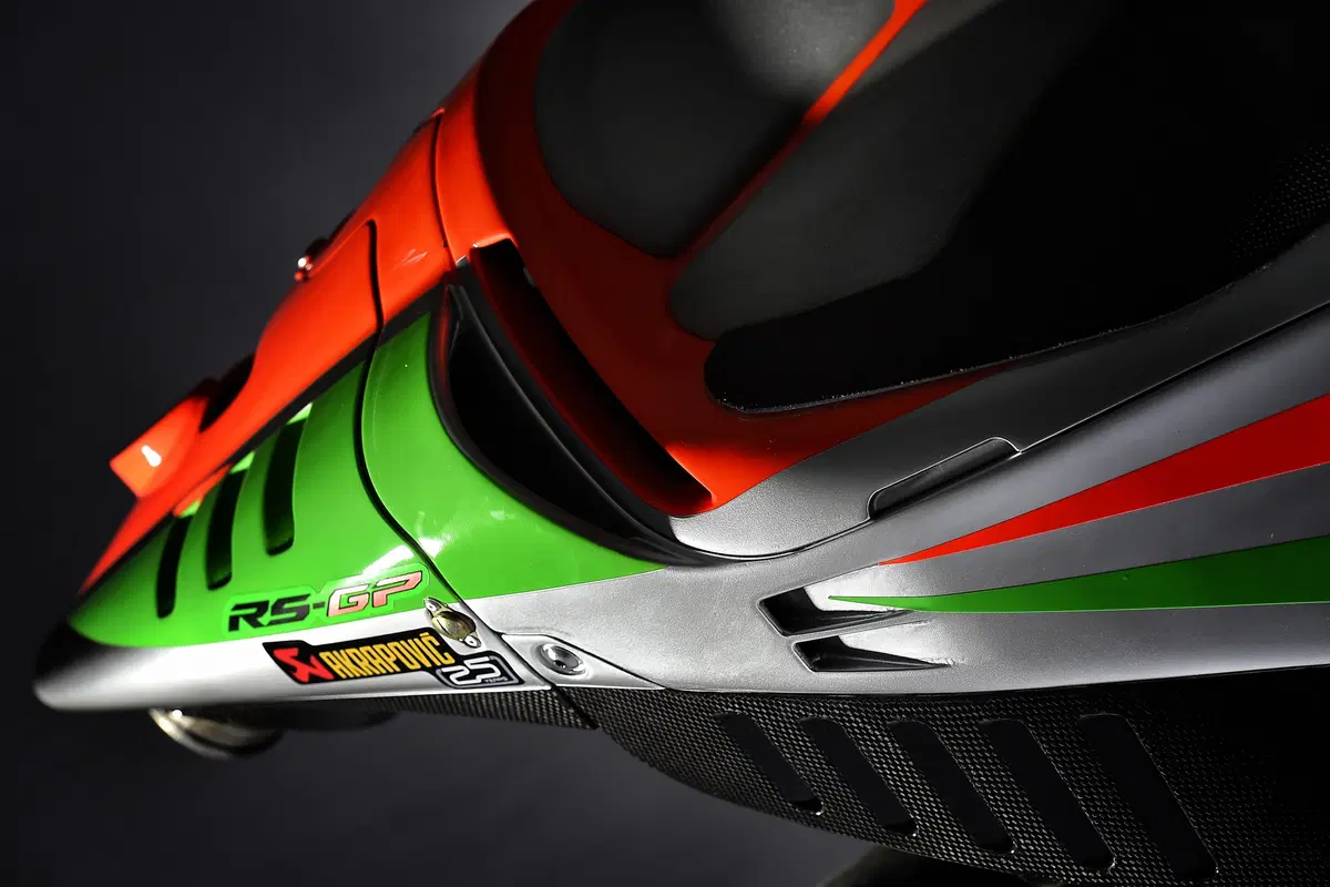 MotoGP. Presentata l'Aprilia  RS-GP 2016  (11)