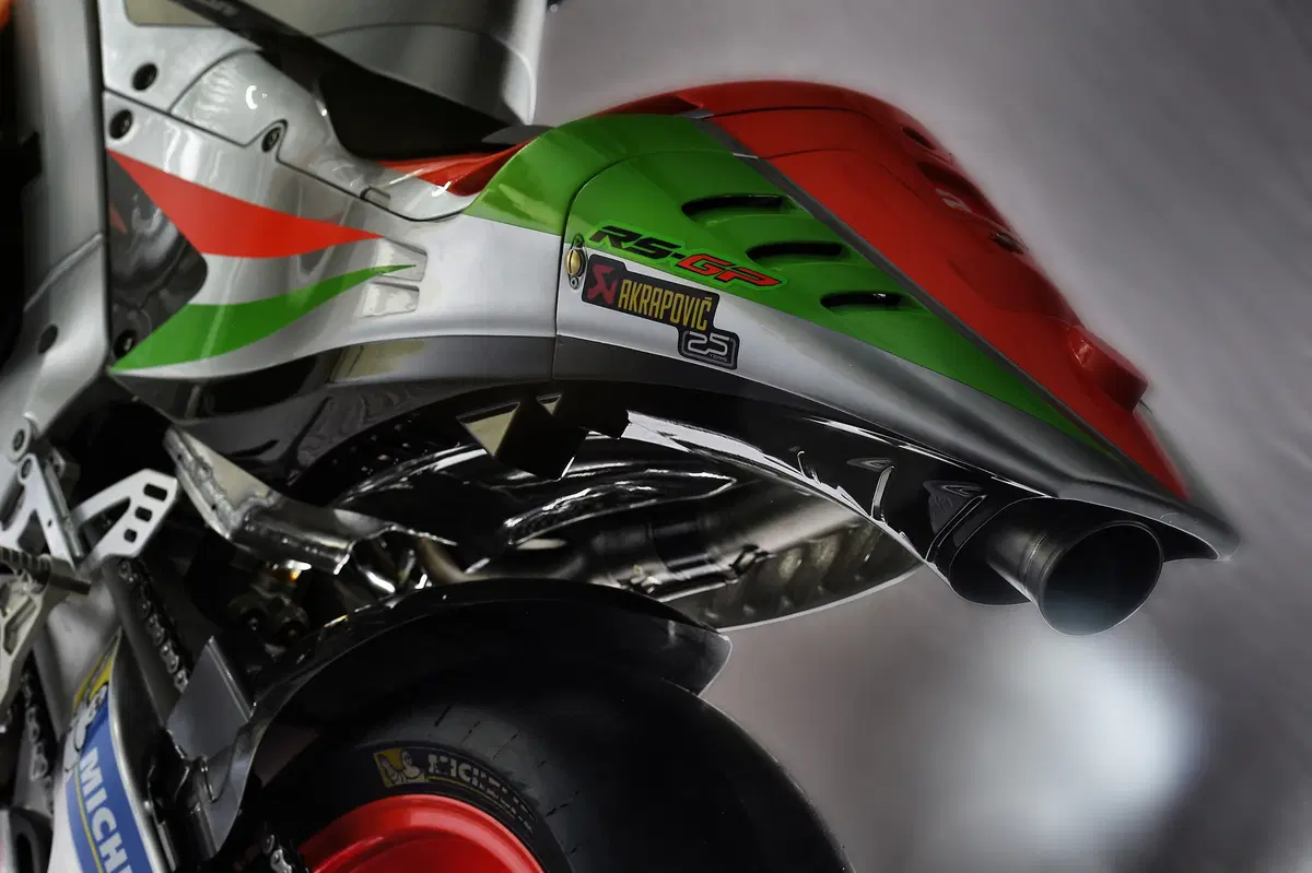 MotoGP. Presentata l'Aprilia  RS-GP 2016  (17)