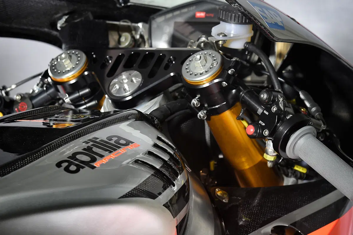 MotoGP. Presentata l'Aprilia  RS-GP 2016  (19)