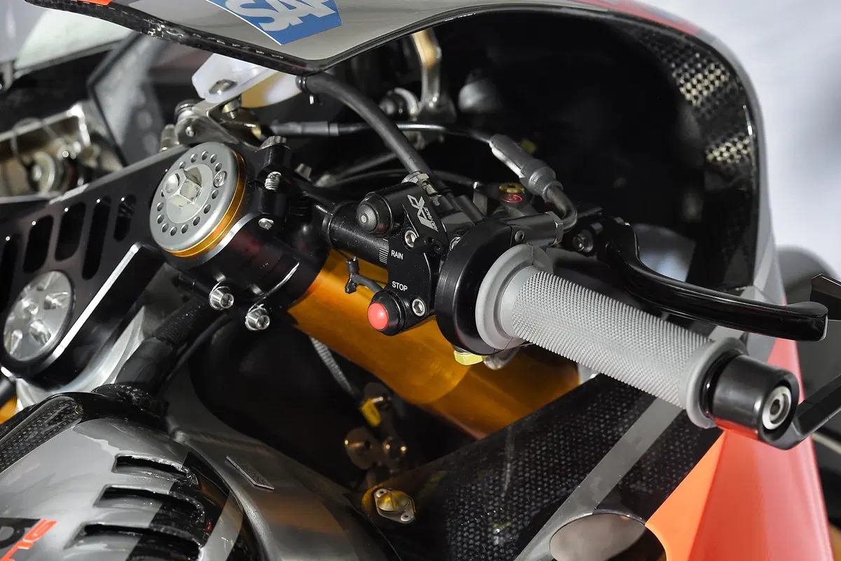 MotoGP. Presentata l'Aprilia  RS-GP 2016  (20)