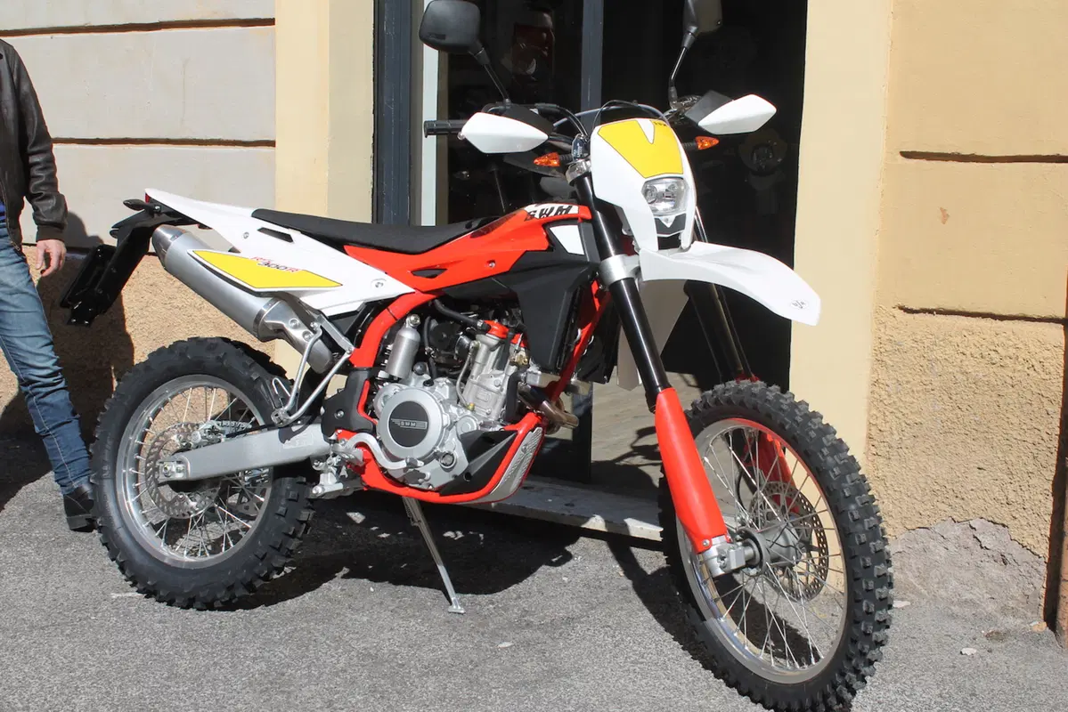 Consegnata a Roma la prima SWM RS 300 R (11)