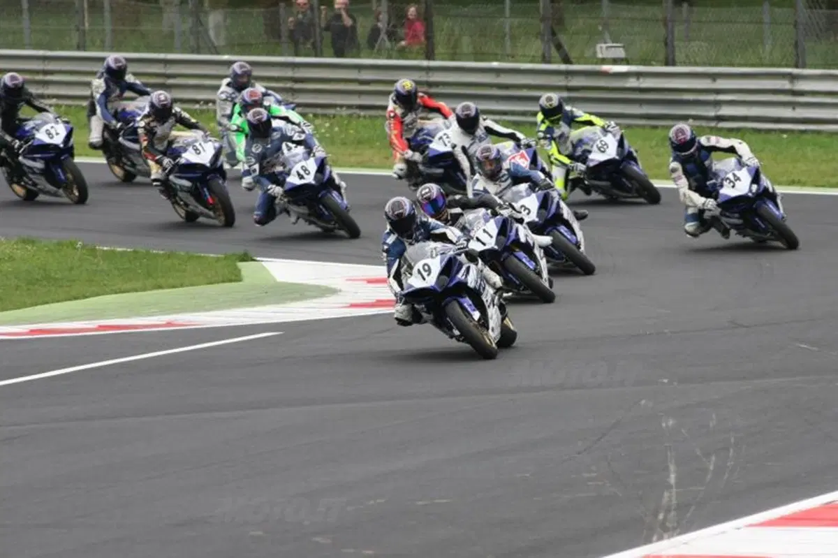 Yamaha al CIV (4)