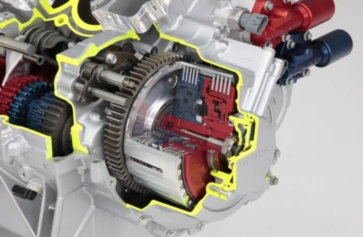 Intervista. Muzzo e Di Giacomo ci parlano della Honda VFR1200F DCT  (4)