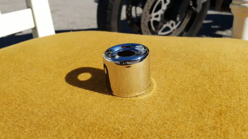 Coperchio ammortizzatore cromato Harley Sportster Harley-Davidson (2)