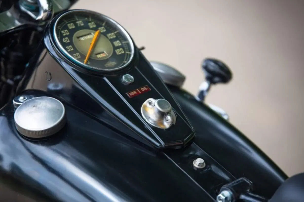 Harley Davidson Servi-Car 1947 all'asta (8)