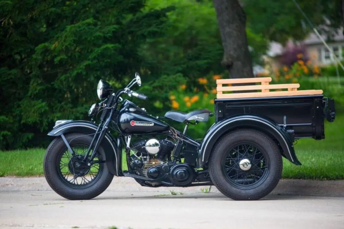 Harley Davidson Servi-Car 1947 all'asta (11)