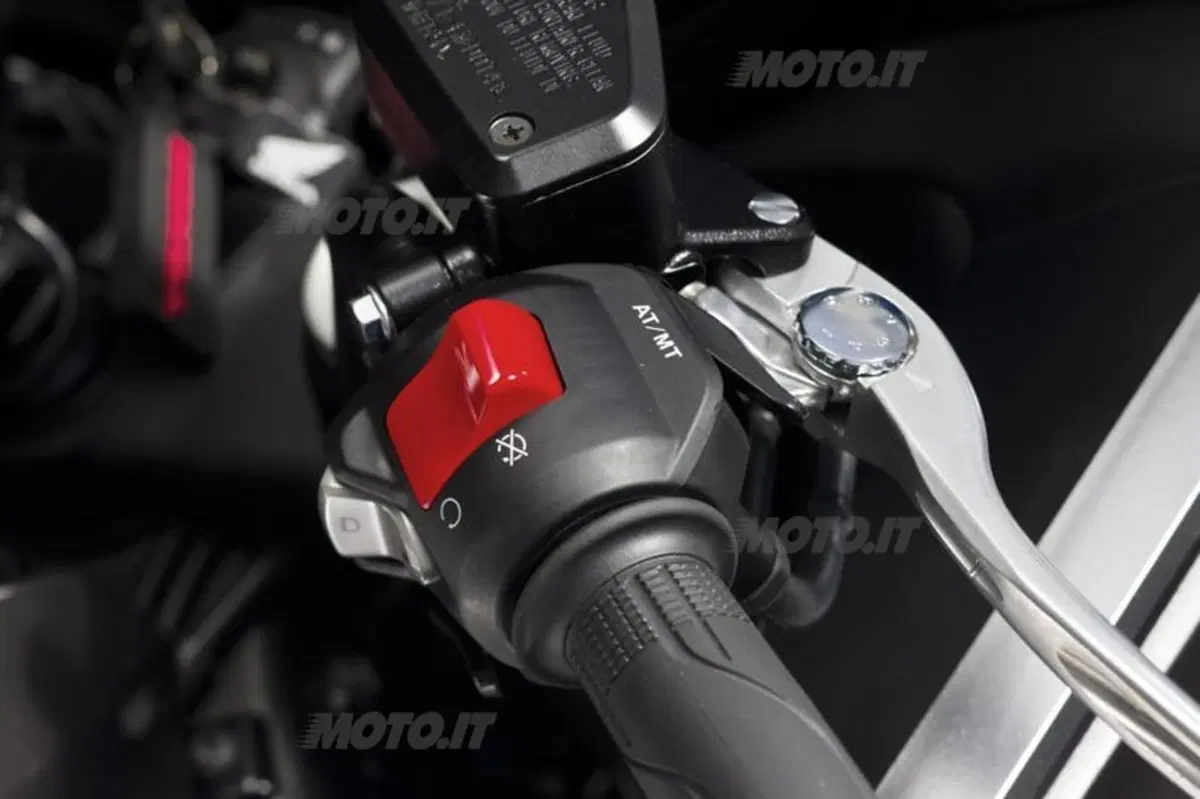Honda VFR 1200 F DCT  (25)