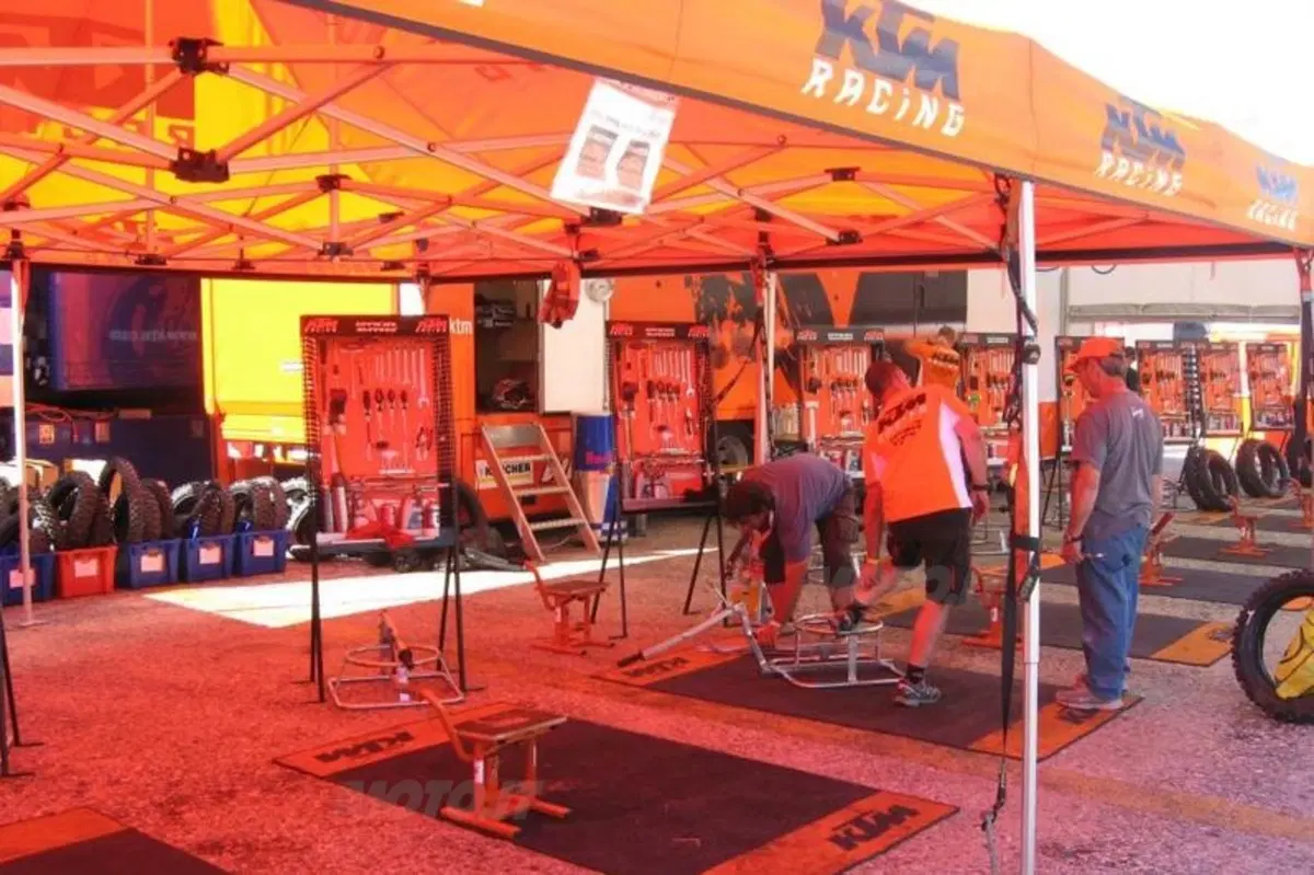 La KTM pronta per la Six Days 2010 in Messico (3)