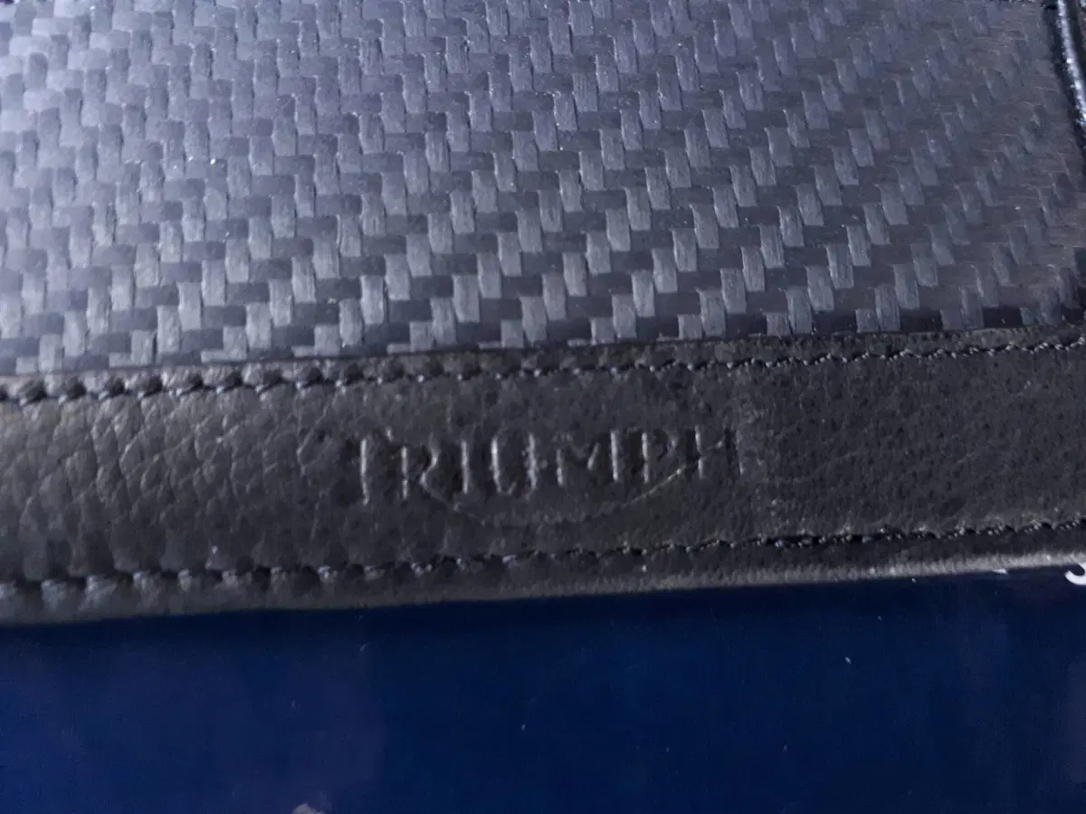 Porta Schede in simil Carbonio Triumph (2)