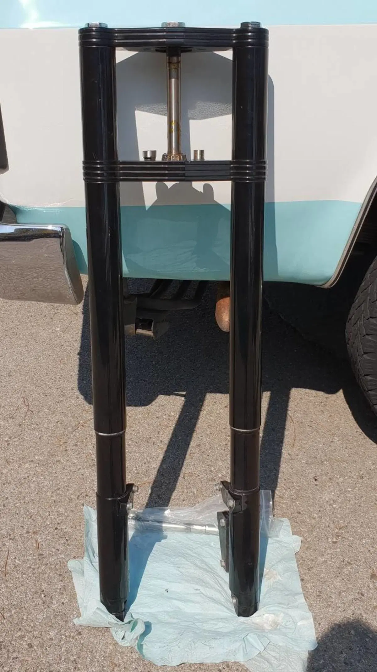 Forcella completa con piastra e perno Harley Davidson (6)
