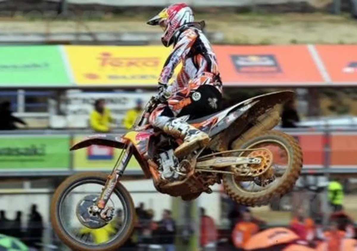 La prima zampata nelle qualifiche &egrave; di Musquin e Philippaerts
