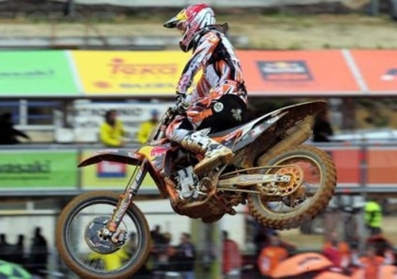 La prima zampata nelle qualifiche &egrave; di Musquin e Philippaerts