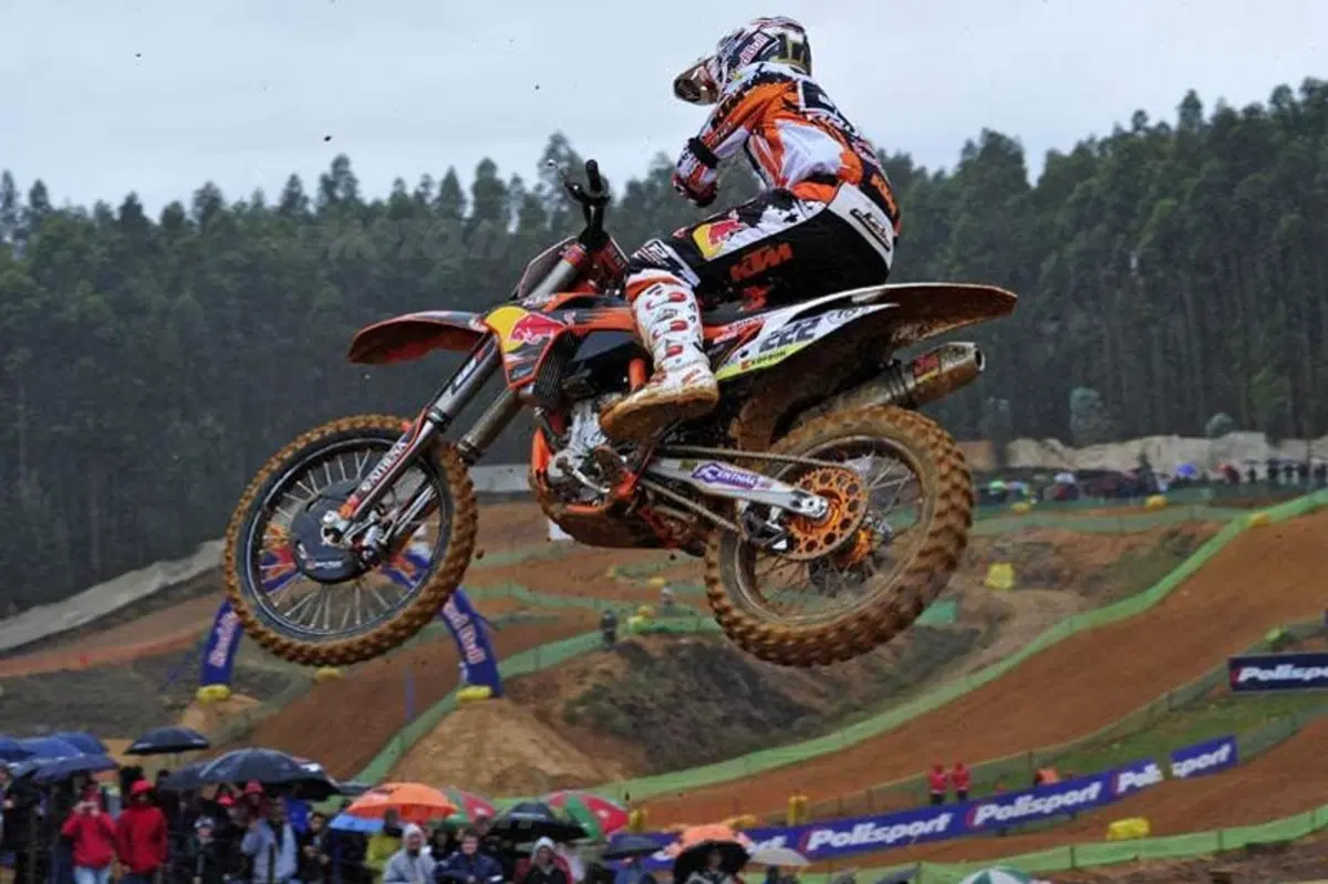 La prima zampata nelle qualifiche è di Musquin e Philippaerts