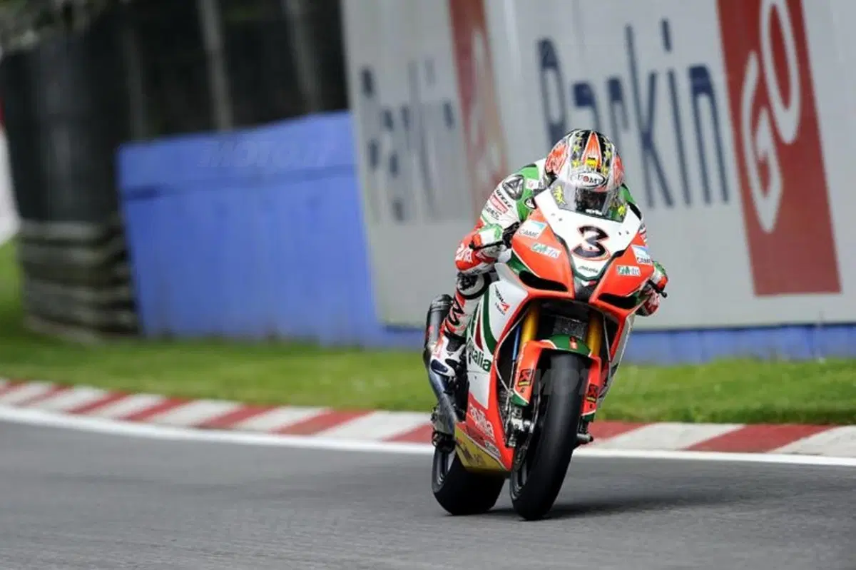 Gara perfetta di Biaggi che a Monza si aggiudica il primo round  (2)