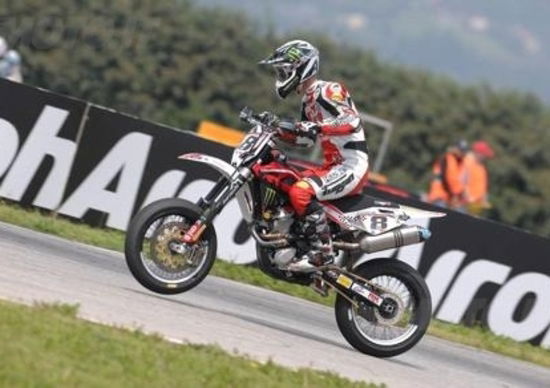 Ivan Lazzarini (Honda) si aggiudica la seconda prova degli Internazionali d’Italia Supermoto