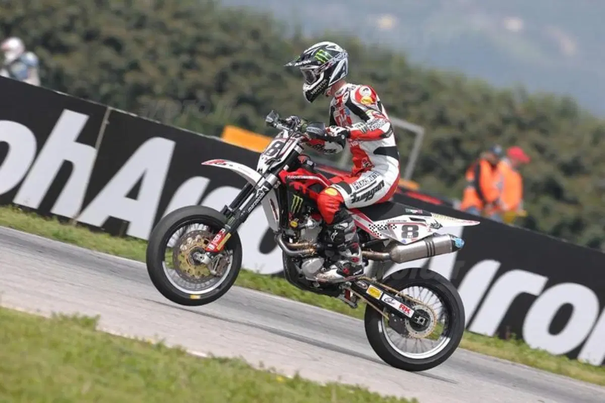 Ivan Lazzarini (Honda) si aggiudica la seconda prova degli Internazionali d’Italia Supermoto