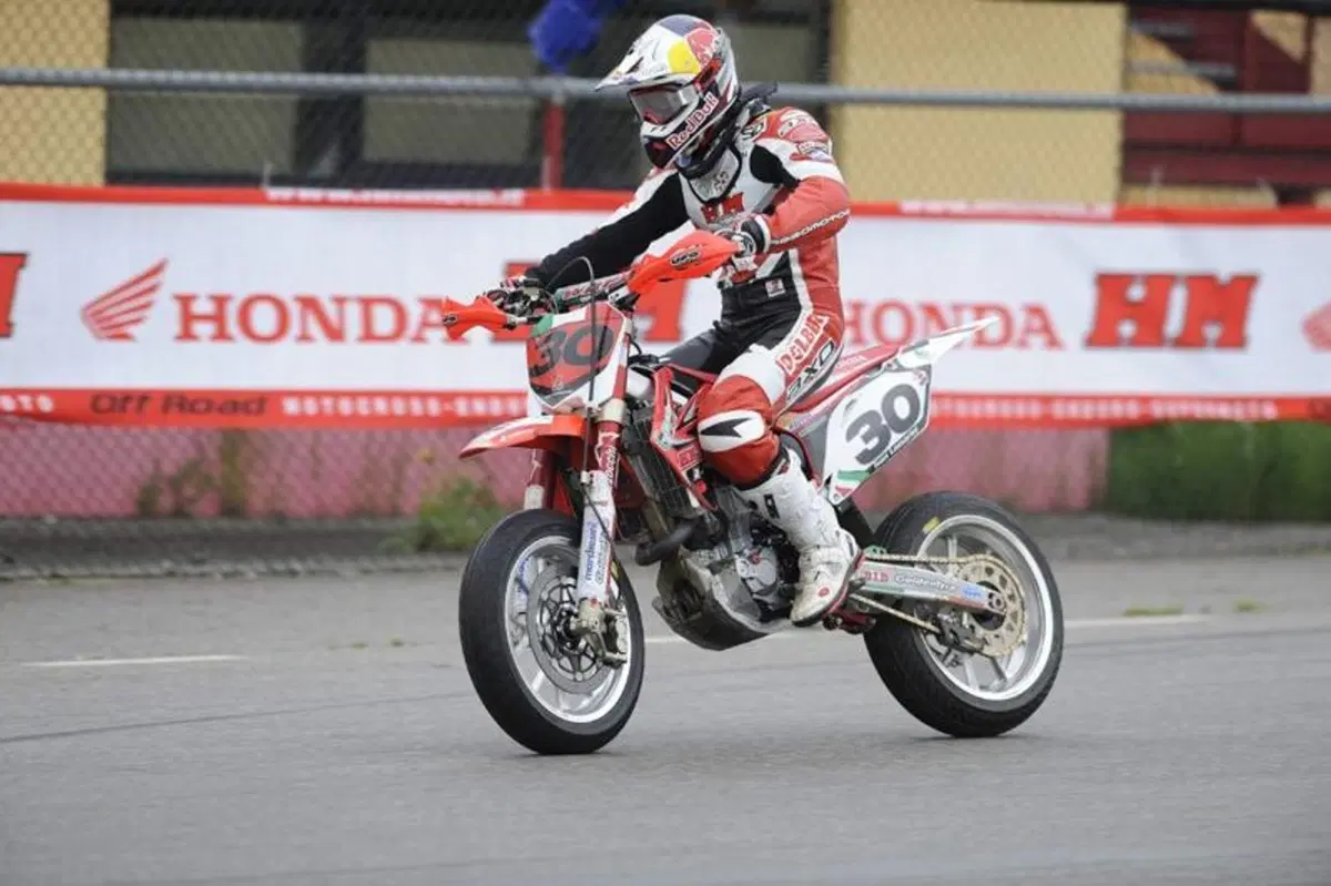 Ivan Lazzarini (Honda) si aggiudica la seconda prova degli Internazionali d’Italia Supermoto (2)