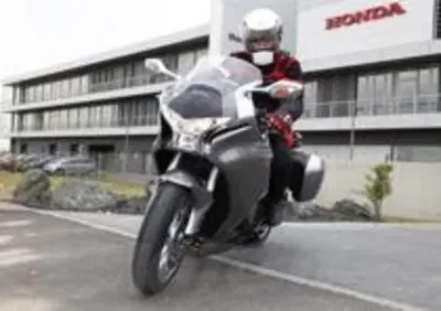 Honda VFR1200F DCT. Il confronto con le "rivali"