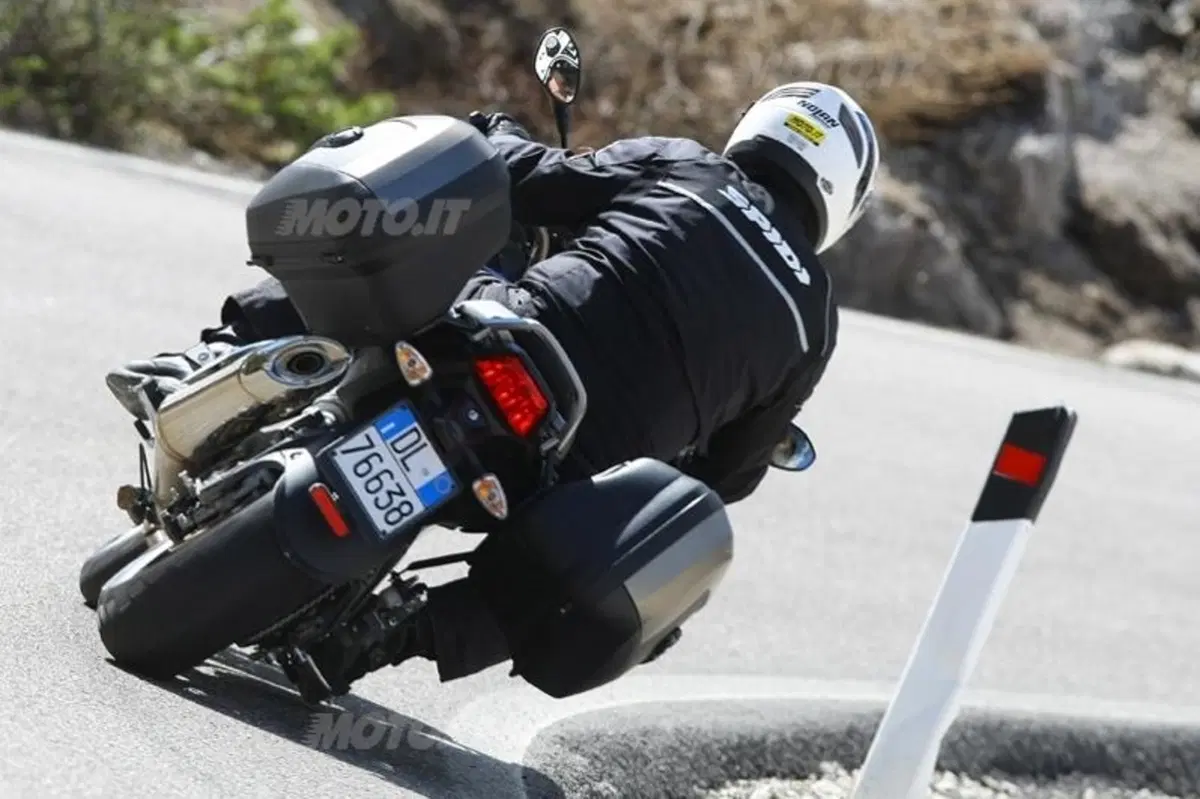 Honda VFR1200F DCT. Il confronto con le "rivali" (4)