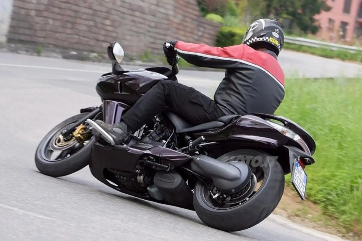 Honda VFR1200F DCT. Il confronto con le "rivali" (5)