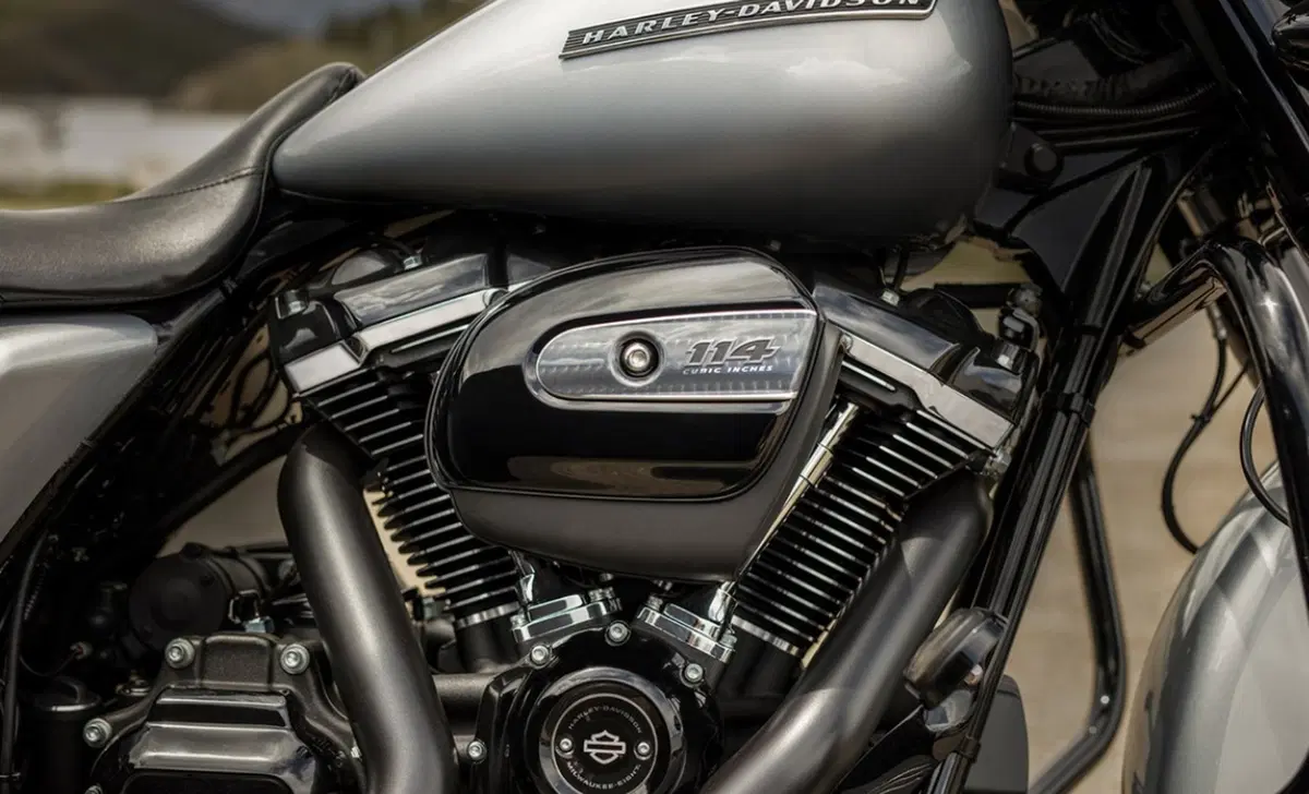 Harley-Davidson Touring 114 Street Glide Special (2019 - 20) - FLHXS (6)