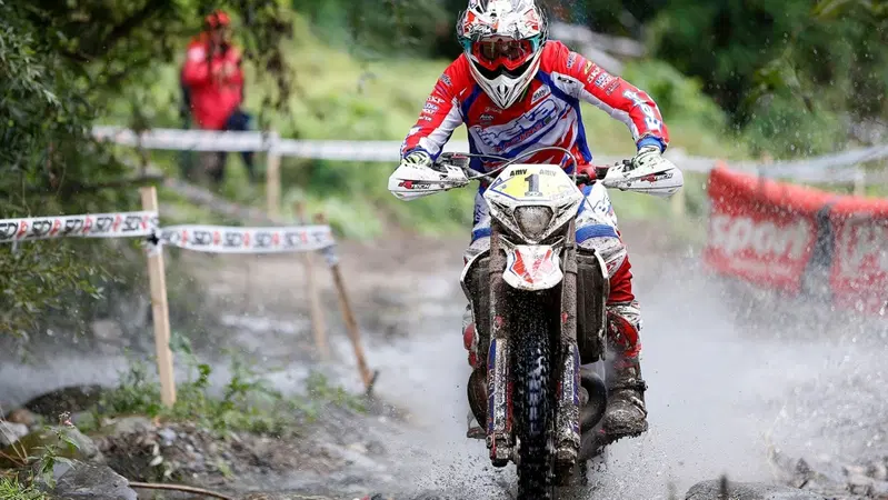 Mondiale EnduroGP-18. Holcombe (Beta) domina il GP d'Italia