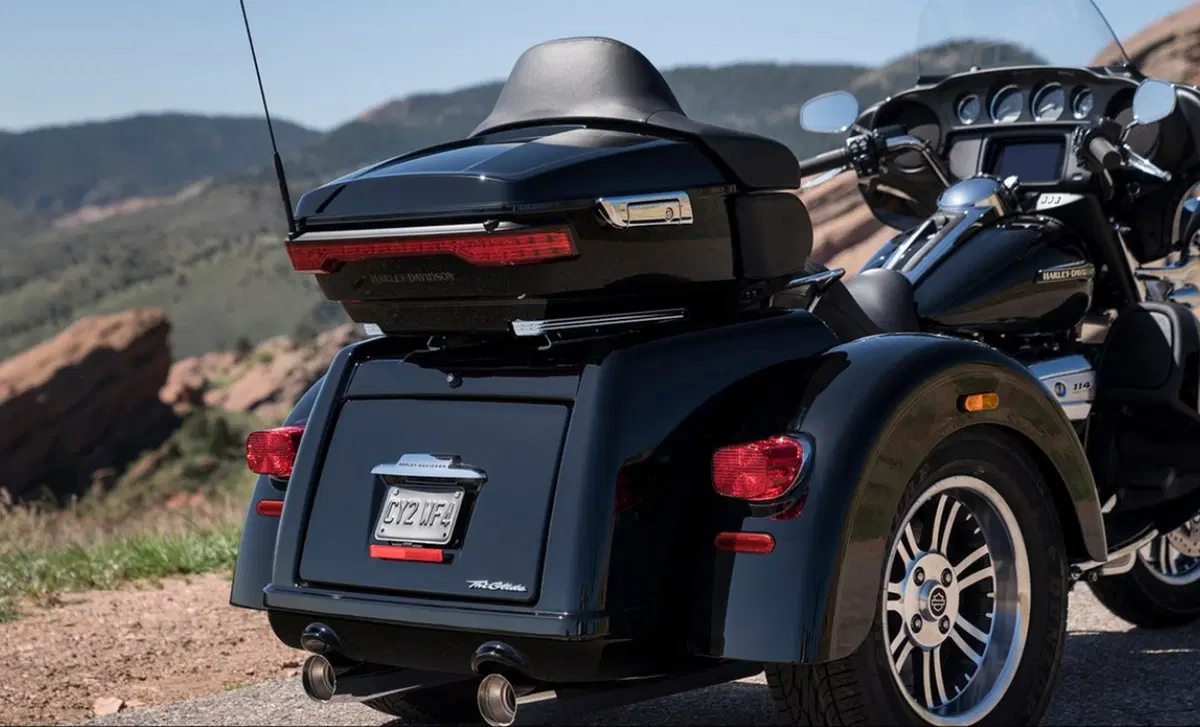 Harley-Davidson Trike 114 Tri Glide Ultra (2019 - 20) - FLHTCUTG (2)