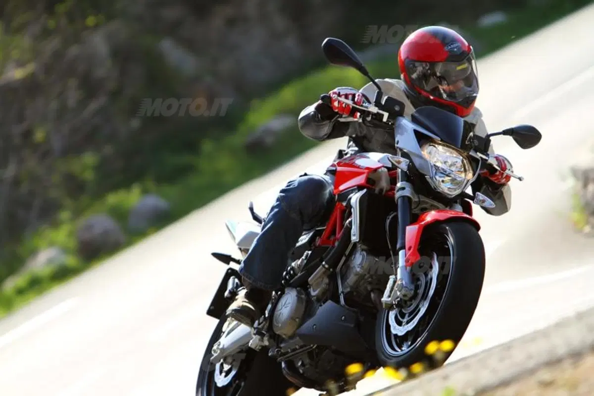 Aprilia Shiver 750  (4)