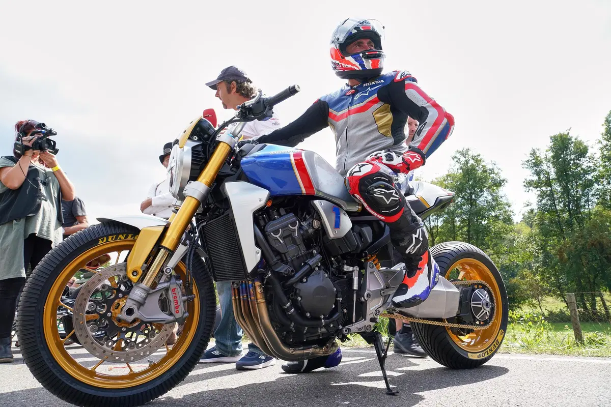 Mick Doohan a Glemseck con una Honda CB1000R (28)