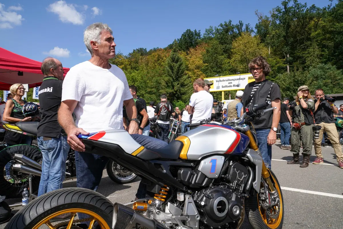 Mick Doohan a Glemseck con una Honda CB1000R (38)