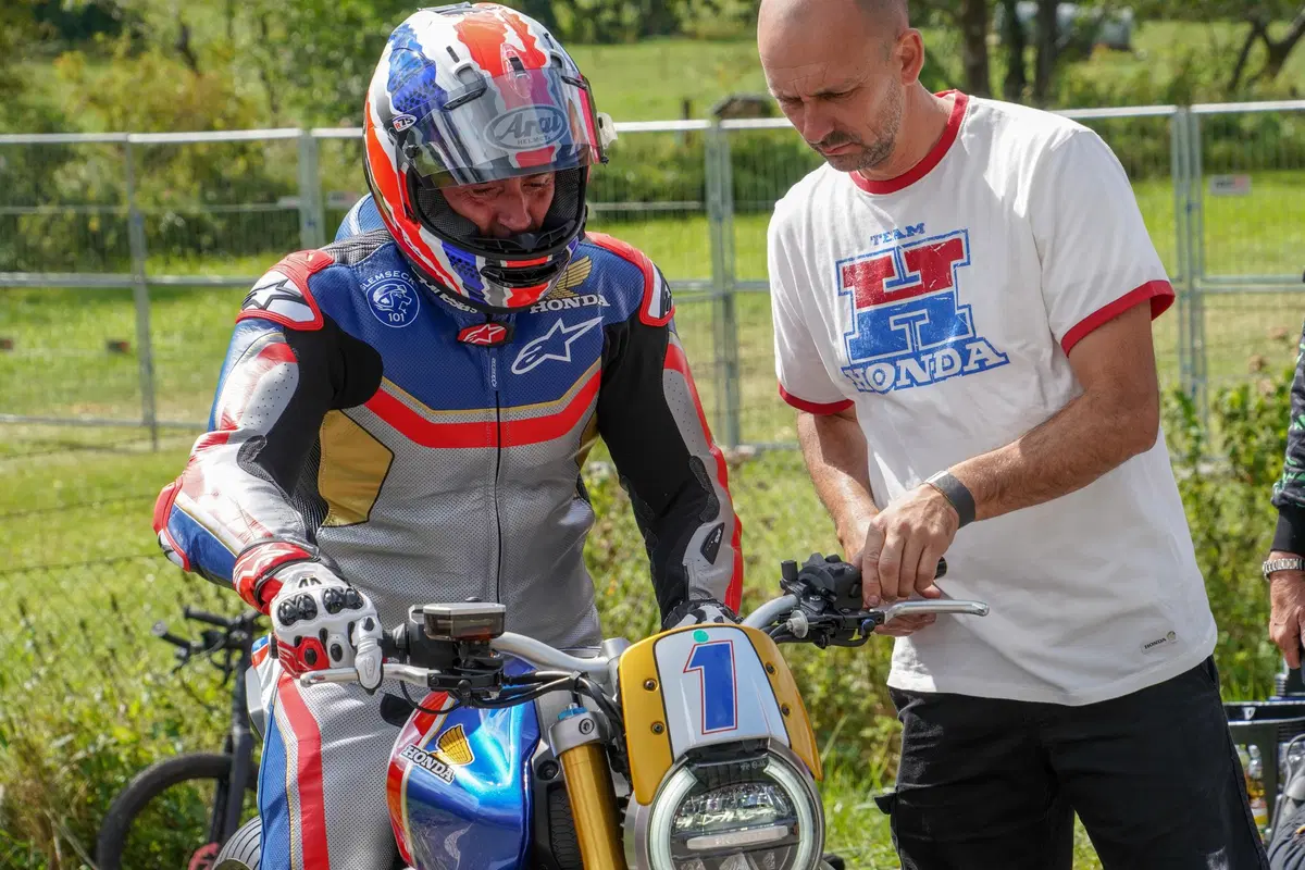 Mick Doohan a Glemseck con una Honda CB1000R (39)