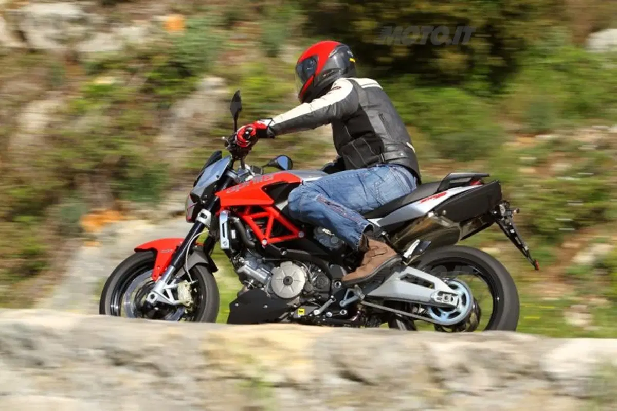 Aprilia Shiver 750  (9)